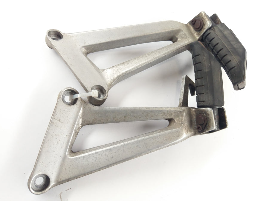Honda CBR 125 JC34 [2006] - Passenger footrests with holder