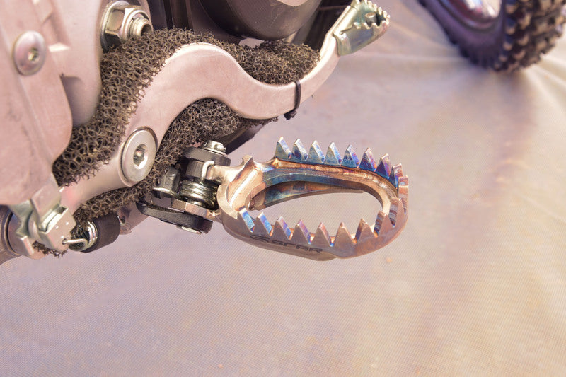 Honda Crf 1000 L At Adv Sp [SCAR] - Titanium footrests self-cleaning