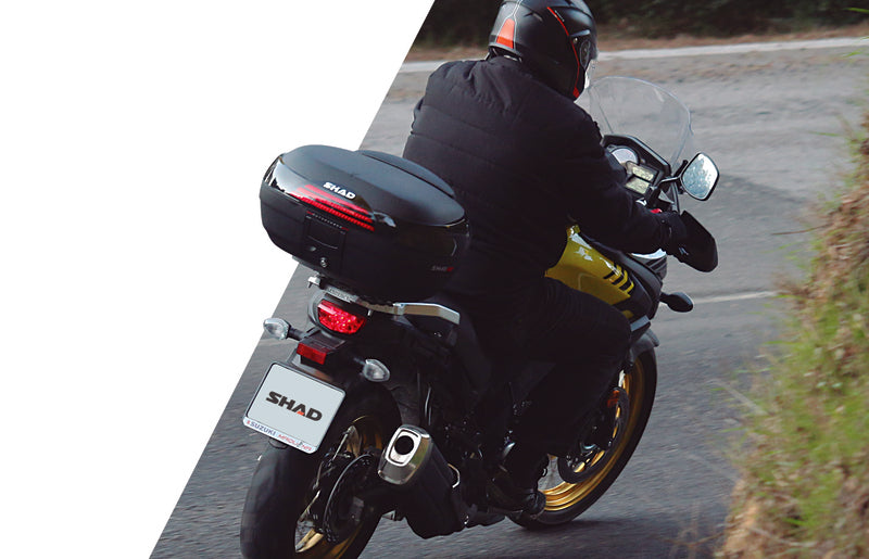 Yamaha X-Max 300 Tech Max + [SHAD] - SH46 top case black 6kg 46L