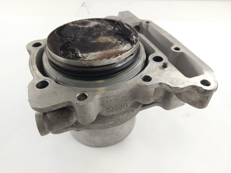 Aprilia RST 1000 Futura [2004] - cylinder with pistons