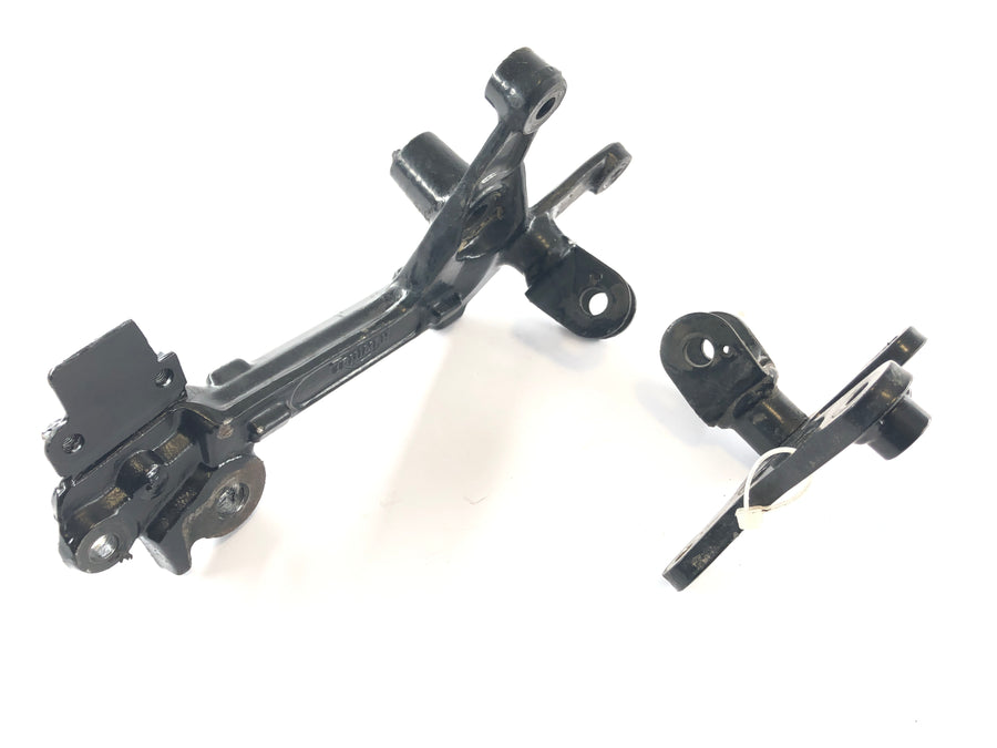 Triumph Tiger 900 T400 [1998] - Footrest holder front left and right