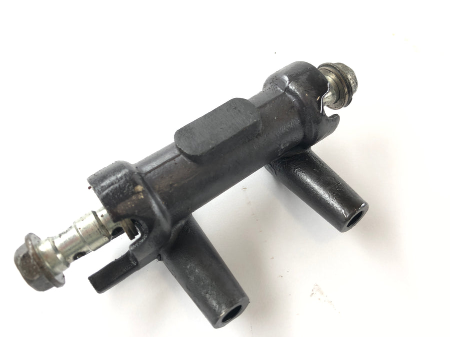 Kawasaki ZX9-R ZX900B [1996] - Brake distributor
