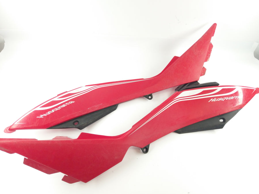 Husqvarna TE 449 A6 [2010] - Side panels fairing