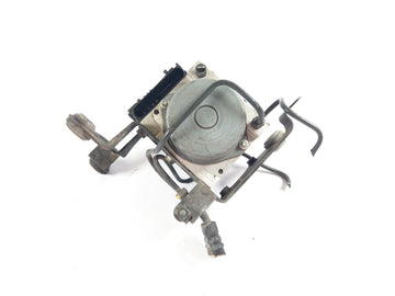 Honda XL 700 VA RD13 Transalp [2008] - ABS pump pressure regulator hydraulic unit