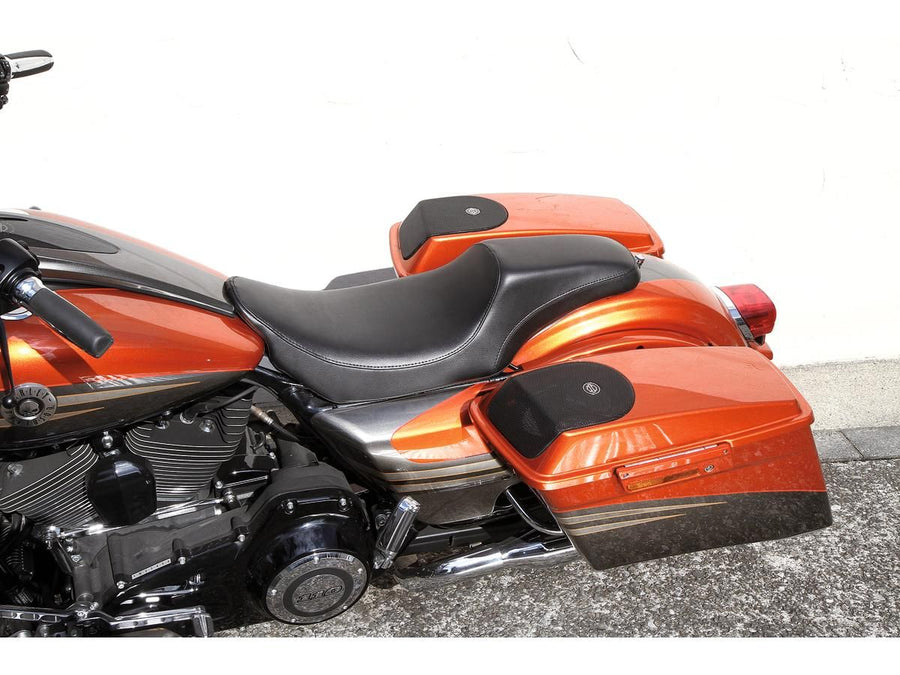 Harley Davidson Touring [2009-2025]-Gunfighter smooth seat black synthetic leather