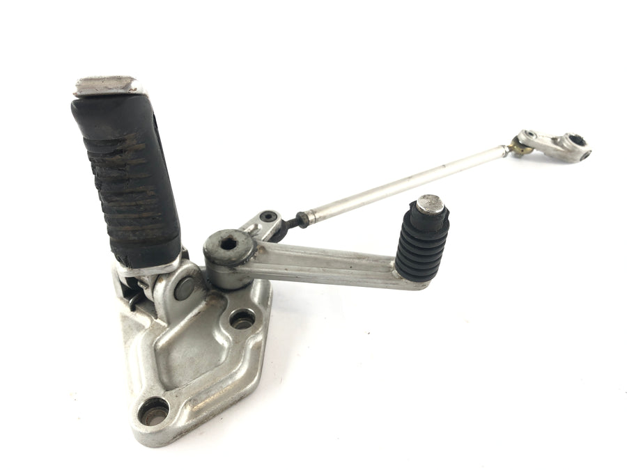 Ducati Paso 750 [1990] - Driver's footrest left with gearshift pedal and rod
