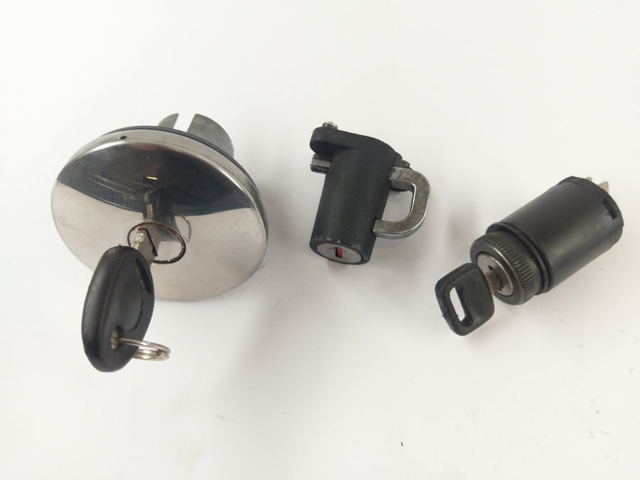 Moto Guzzi Nevada 750 LK [2001] - Lock set ignition lock tank cover helmet lock