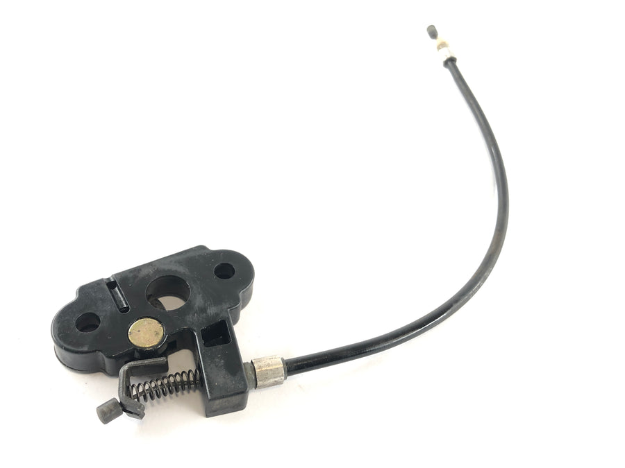 Kawasaki ZXR 400 ZX400L [1993] - Seat lock with Bowden cable