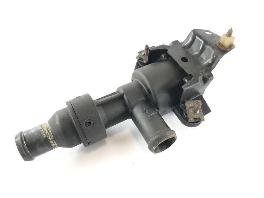 BMW M 535i E28 [1986] - Coolant flange with thermostat