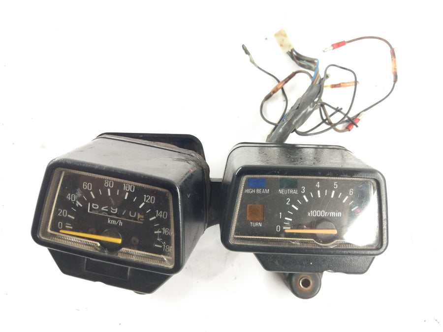 Yamaha TT 600 59X [1985] - Speedometer tachometer housing damaged