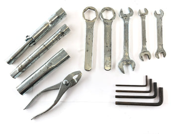 Suzuki DL 1000 V-Strom [2006] - Onboard tool kit - 0