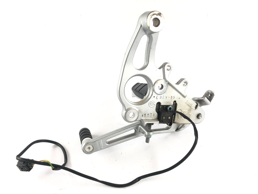 BMW R 1150 R R21 [2002] - Driver footrest right with brake lever