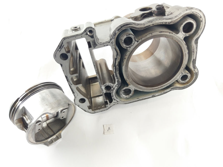 Honda XRV 650 African Twin RD03 [1989] - Cylinder with piston