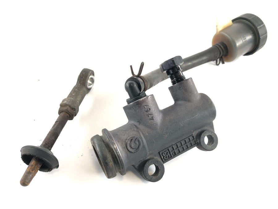 Ducati 900 SS [1993] - Rear brake pump rubber defective ???