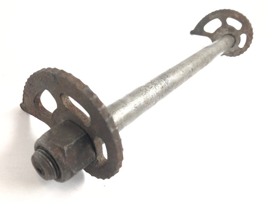 Suzuki DR 600 SN41A [1986] - Rear axle with chain tensioner