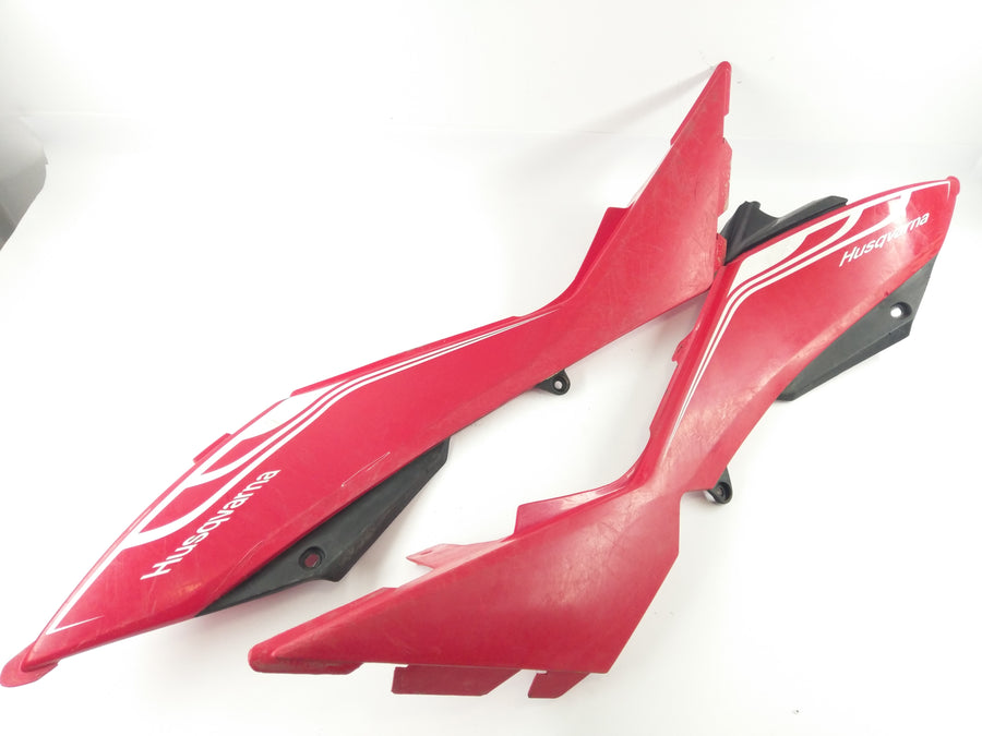 Husqvarna TE 449 A6 [2010] - Side panels fairing