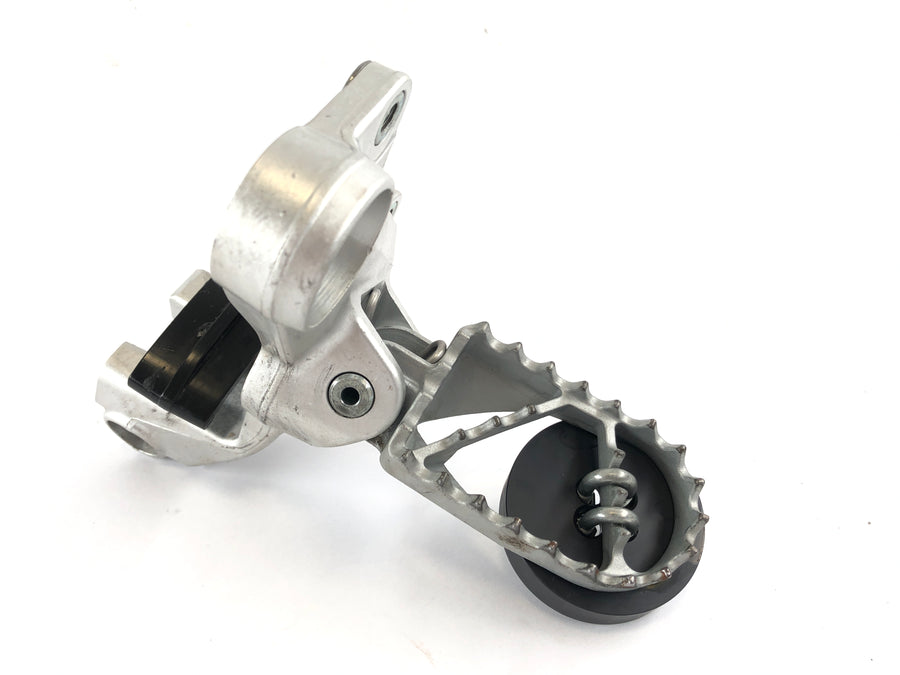 Husqvarna 701 Supermoto [2019] - Footrests right and left with holder