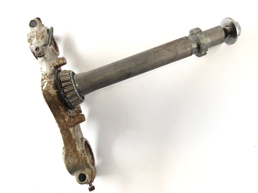 Suzuki DR 250 SJ41A [1982] - lower triple clamp