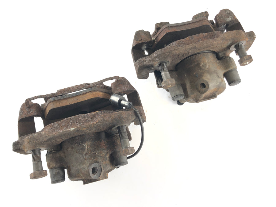 BMW M 535i E28 [1986] - Front brake caliper set pair