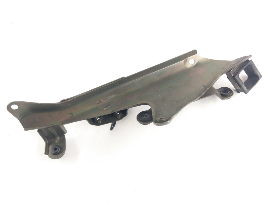 Suzuki Intruder 1500 VL [2000] - unit holder