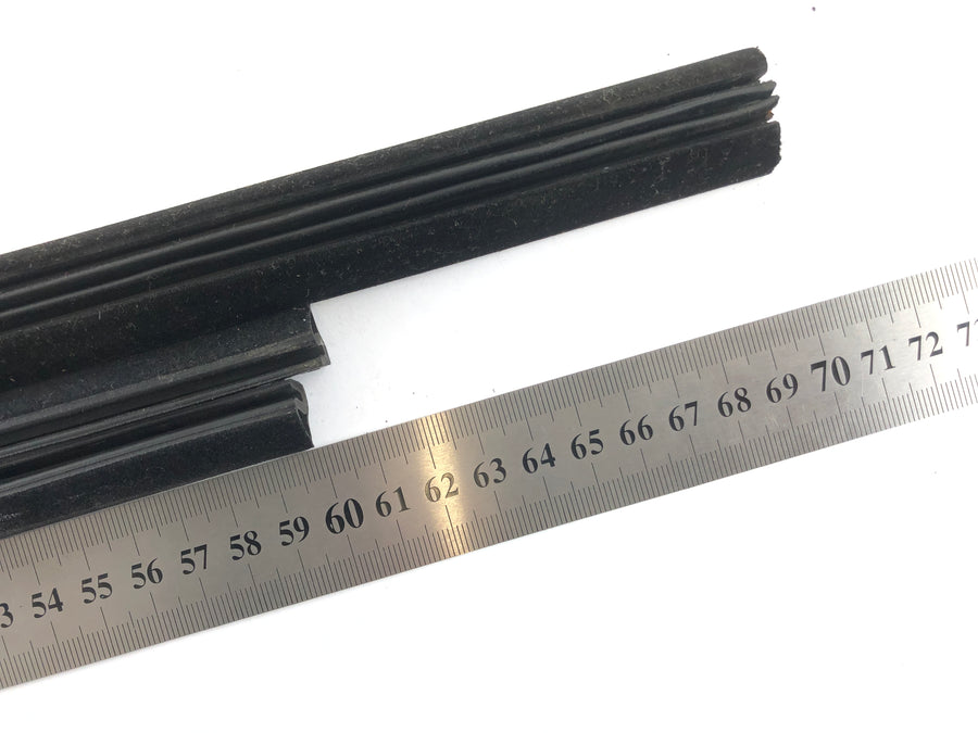 BMW M 535i E28 [1986] - Window channel moldings inside front and rear set