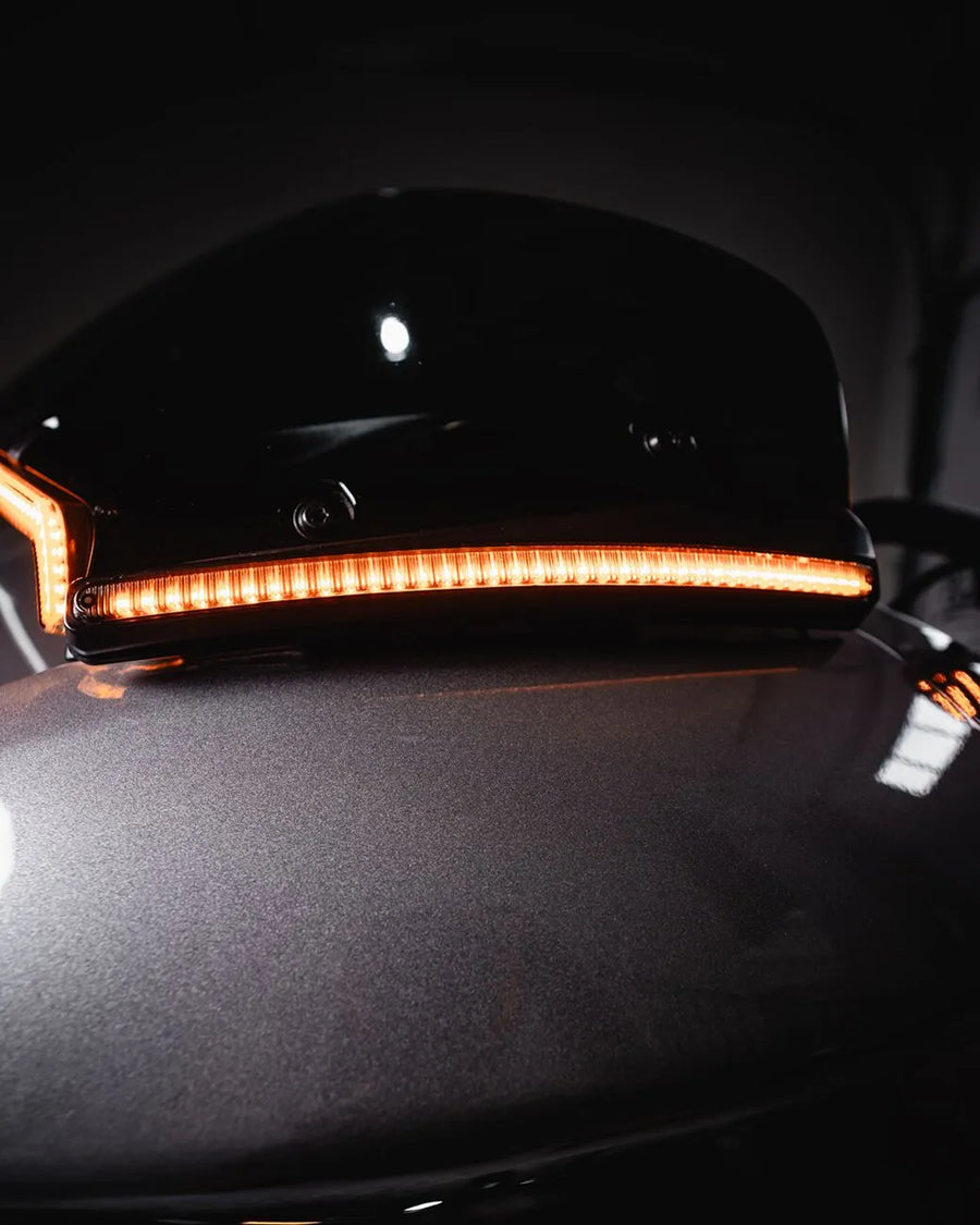 harley-davidson road glide [CUSTOM DYNAMICS] - LED windshield trim with indicators