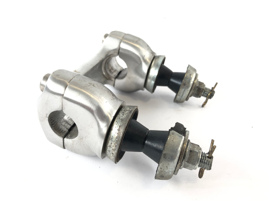 Triumph Thunderbird 900 RT T309 [1997] - Handlebar mount handlebar clamp