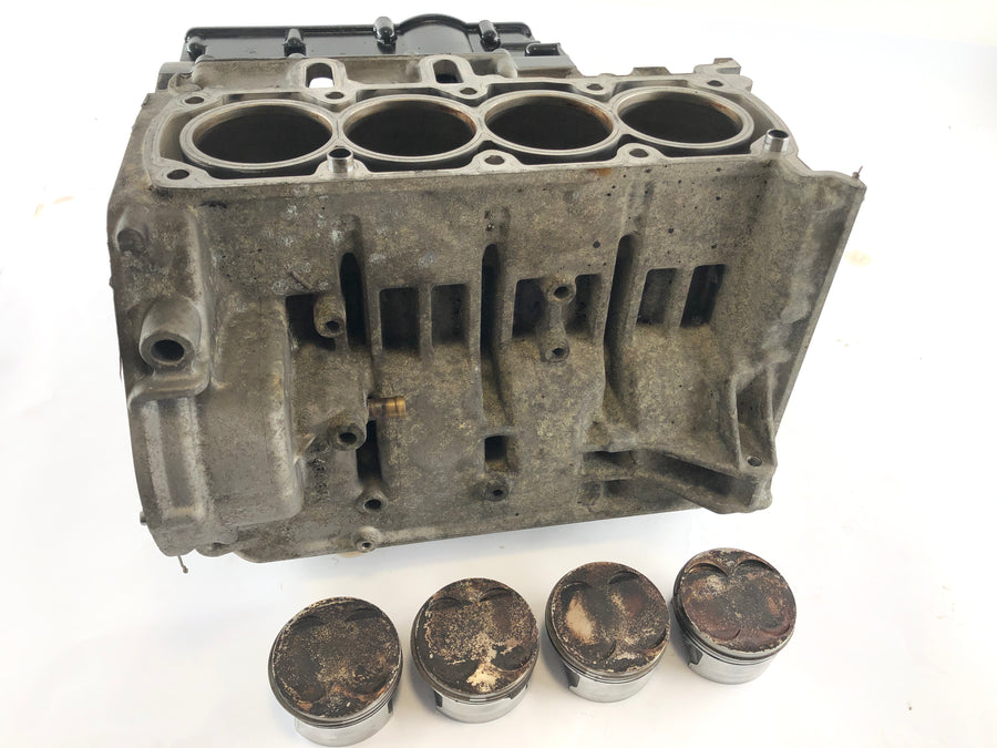 BMW K 1200 GT K12 [2004] - Engine housing with cylinder liners and pistons