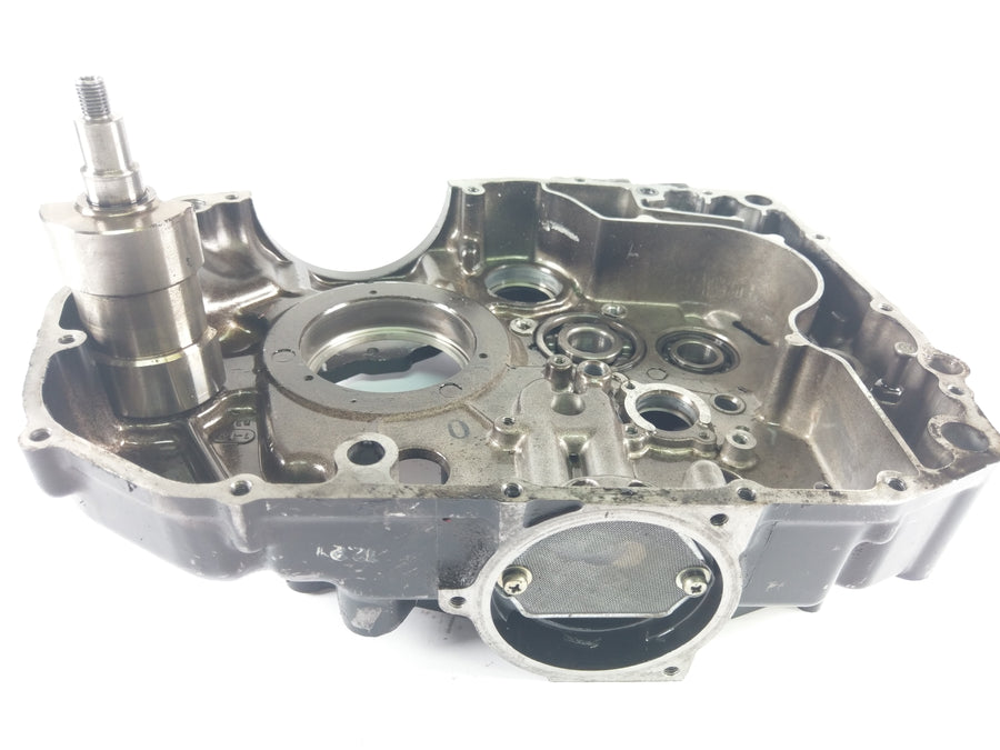 Suzuki DR 650 SP42B - right engine housing half with sump filter and balance shaft