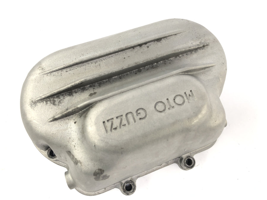 Moto Guzzi V7 Special [1971] - valve cover on the left