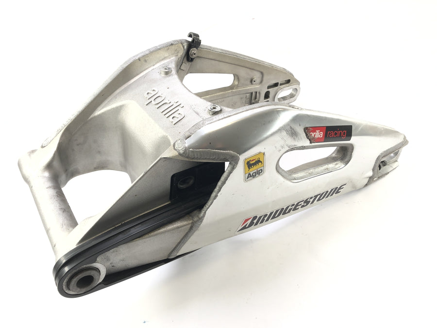 Aprilia RSV4 1000 [2010] - Swingarm rear wheel swing arm assembly stand mount broken