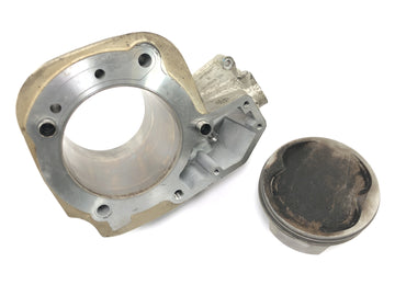 BMW R 1100 RT 259 [1999] - cylinder with piston on the right - 0