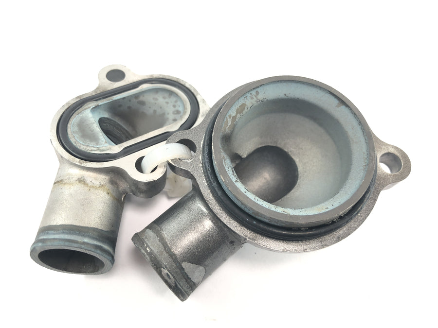 Yamaha MT 03 RM02 [2007] - thermostat housing coolant connection water connection
