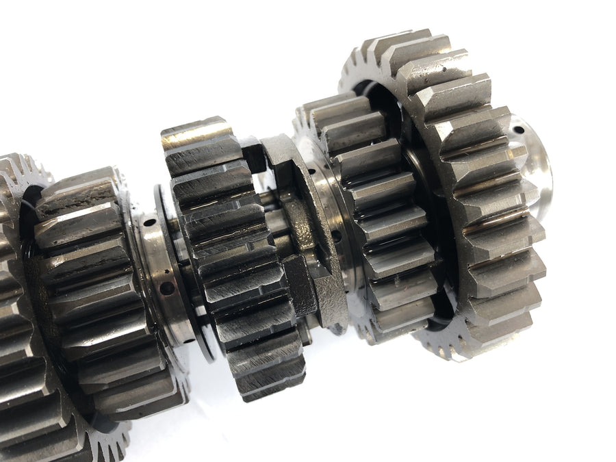 Suzuki GSF 1200 S Bandit WVA9 [2003] - gearbox with pitting tracks