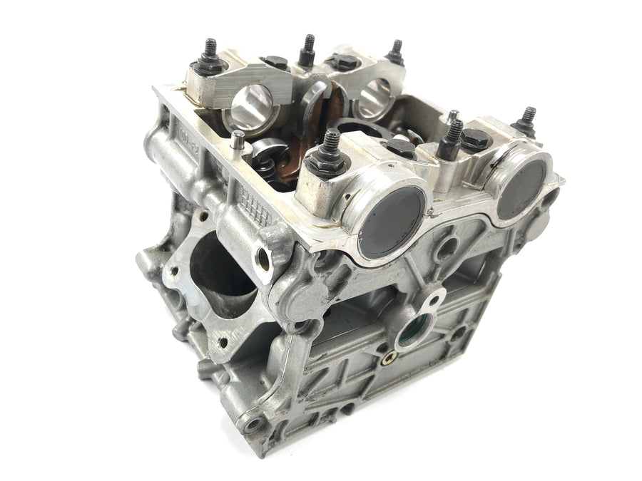 Ducati 999 H4 [2003] - cylinder head at the back