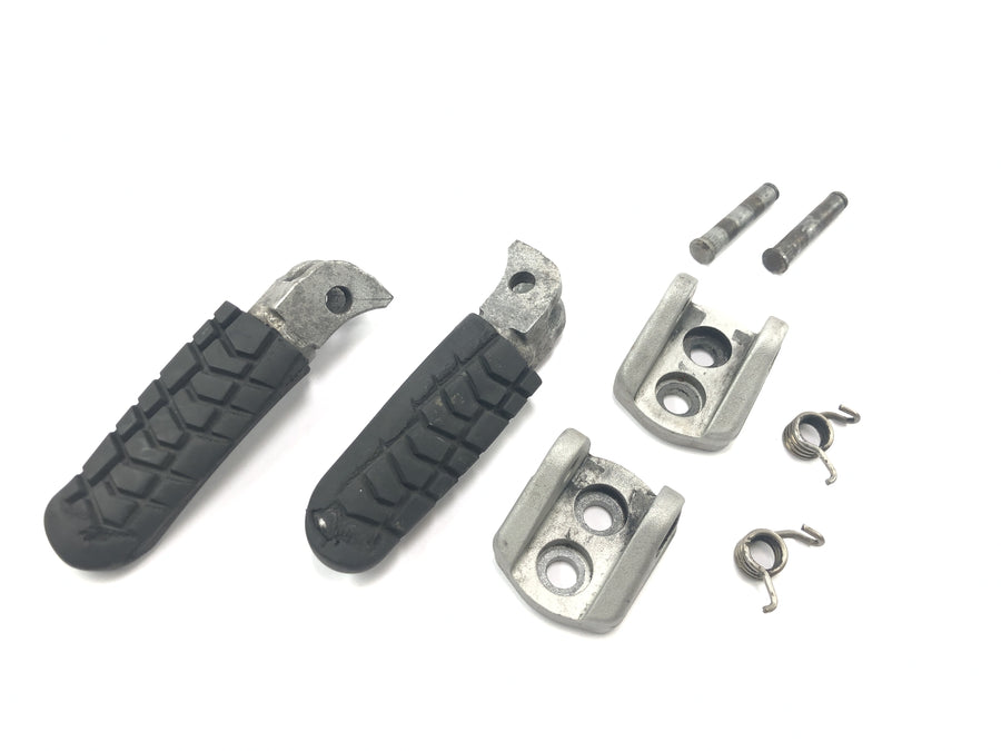 KTM Duke 690 A3 [2012] - Footrests driver footrests folding running boards set at the front