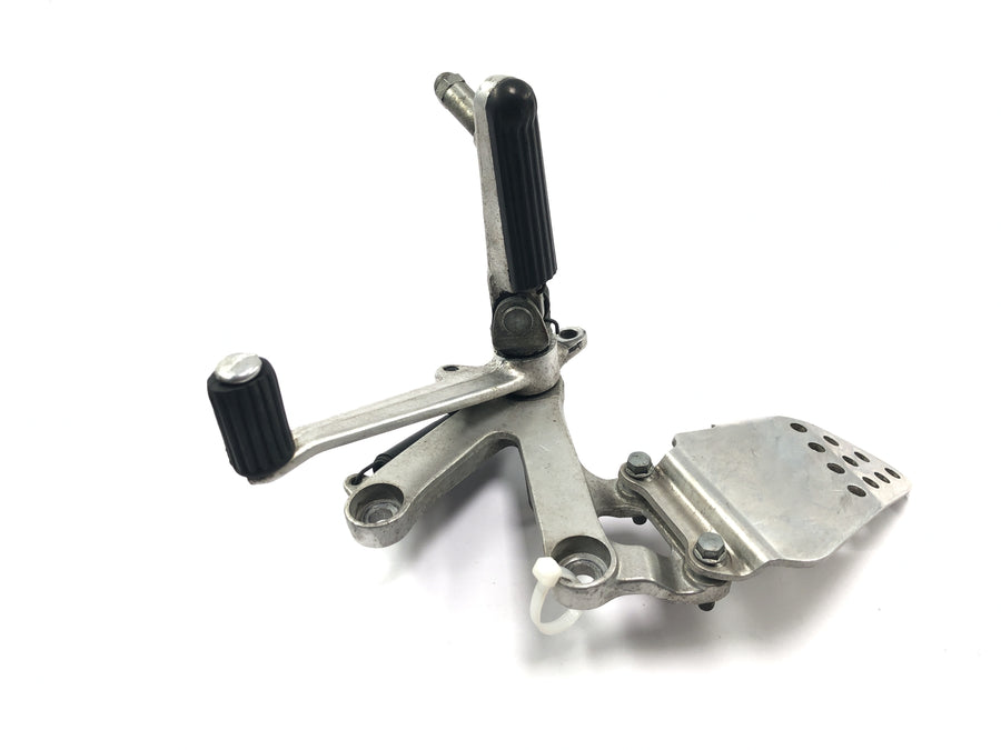 Honda CBR 900 RR Fireblade SC33 [2000] - Front right footrest Driver's footrest with brake pedal