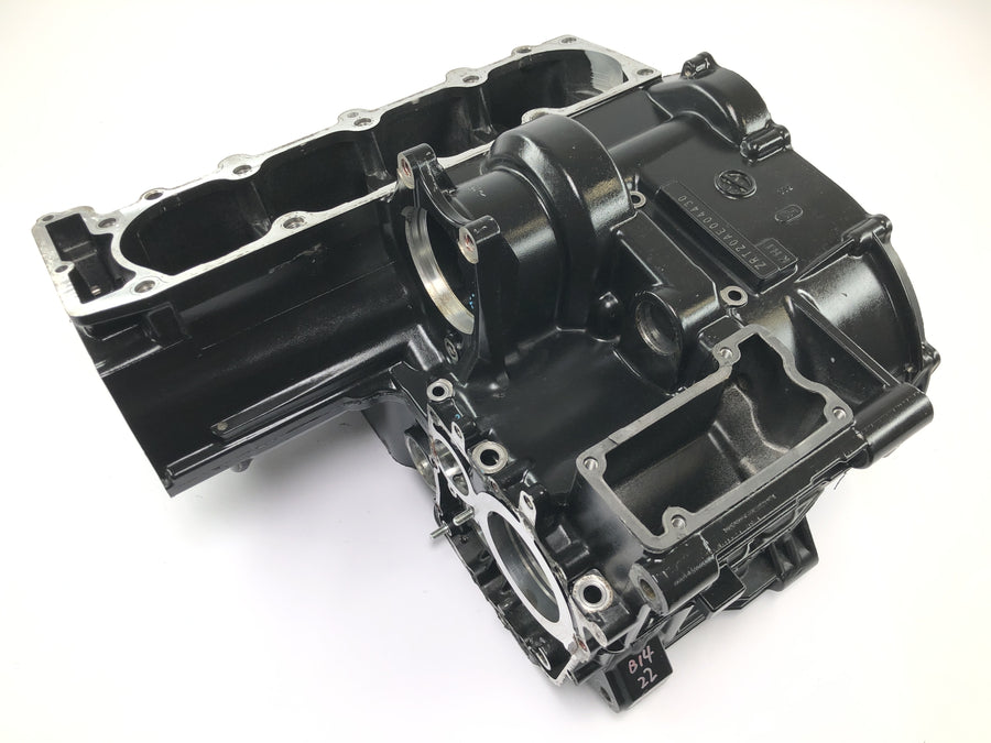 Kawasaki ZRX 1200 S ZRT20A [2001] - engine housing crankcase engine block empty housing
