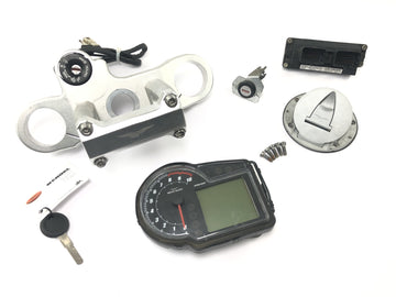 Moto Guzzi Stelvio 1200 8V [2016] - Ignition lock with fork bridge at the top immobilizer tank cap lock cockpit 70857 km