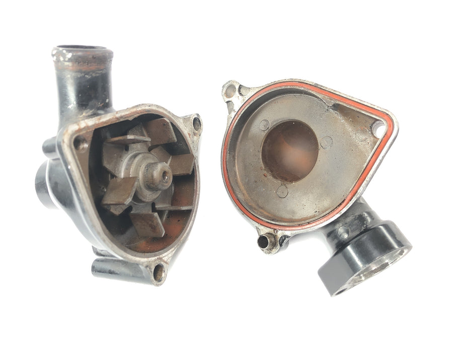 Triumph Daytona 900 T300 [1996] - Water pump coolant pump with pipe