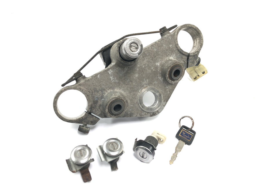 Honda ST 1100 SC26 Pan European [1990] - Lock set with upper fork bridge ignition lock