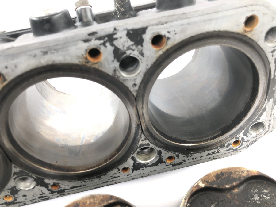 Kawasaki GPZ 1000 RX [1987] - cylinder with piston cylinder block cylinder bank