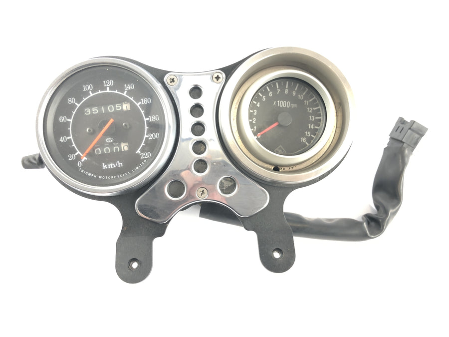 Triumph Adventurer 900 T309RT [1998] - Cockpit speedometer tachometer not original