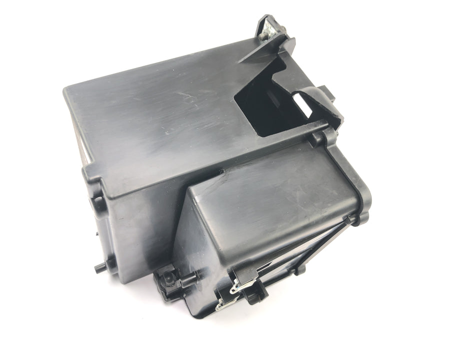Honda VTX 1800 SC46 [2004] - Battery box, battery compartment, tool compartment