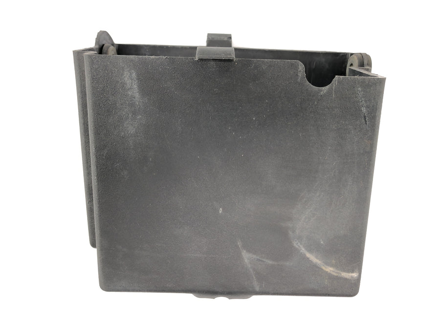 Triumph Daytona 900 T300 [1993] - battery compartment battery owner