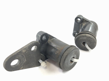 Kawasaki ZR7 ZR750F [1999] - Motor bearing engine holder