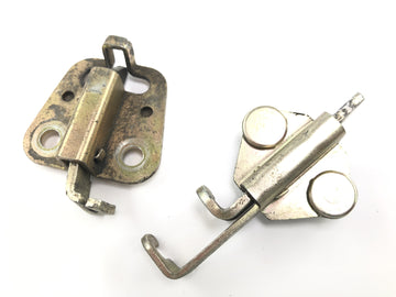 Yamaha YZF 750 R 4HN [1995] - Seat lock locking seat lock holder