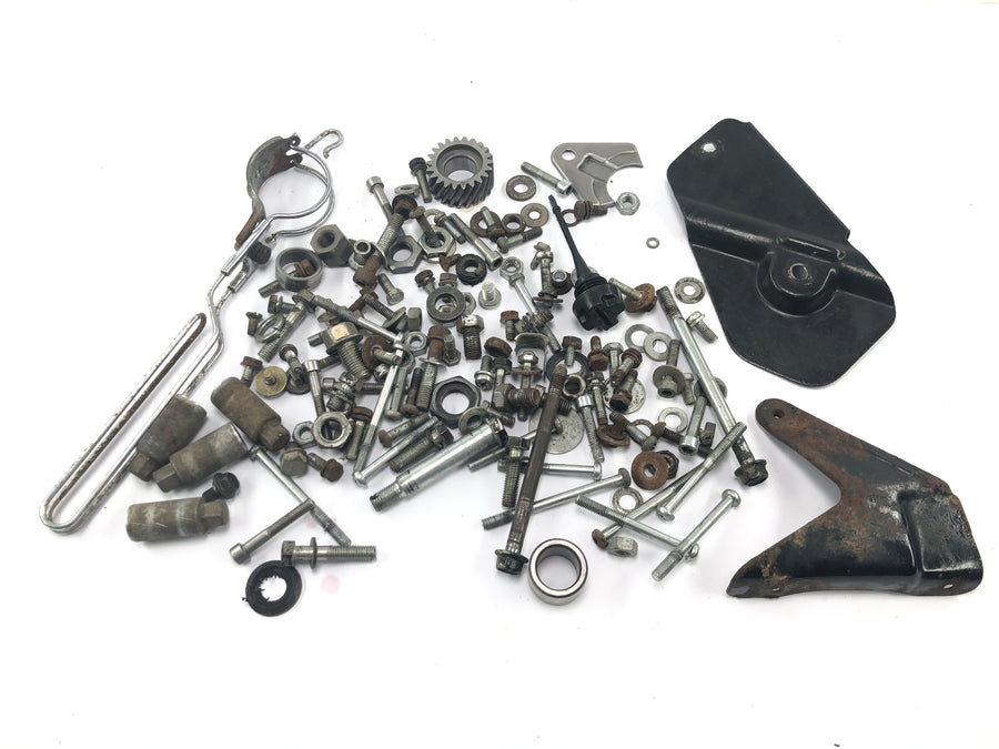 Yamaha DT 175 2K4 [1982] - leftover parts and screws mixed lot