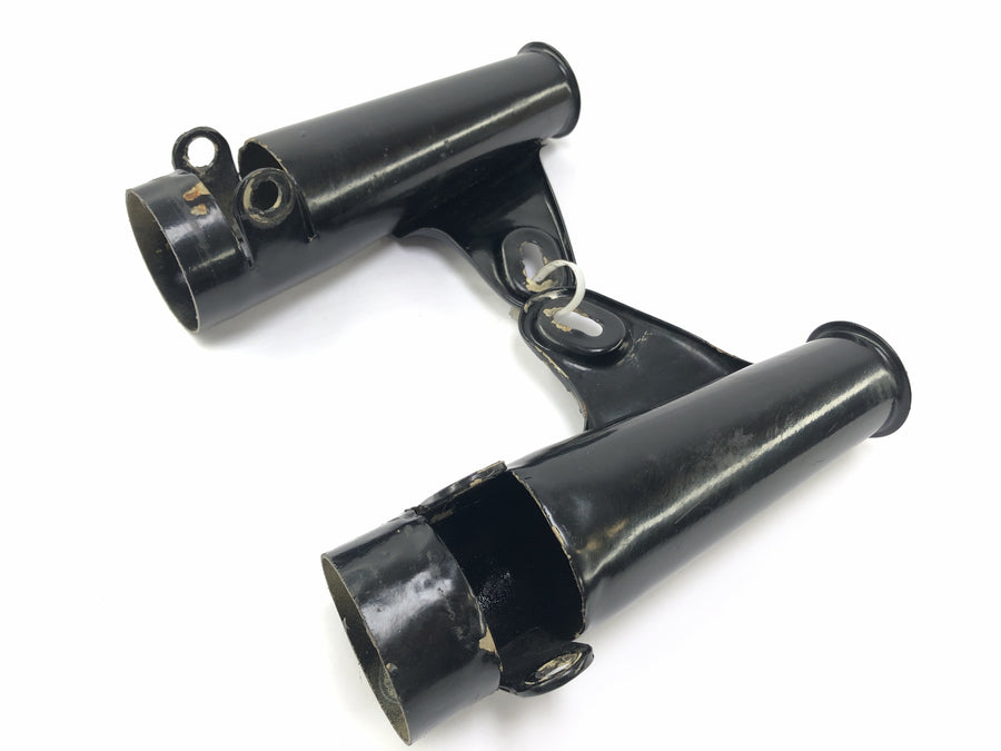 Moto Guzzi V7 Special [1971] - Headlight mount