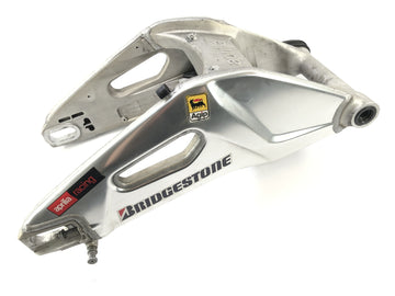 Aprilia RSV4 1000 [2010] - Swingarm rear wheel swing arm assembly stand mount broken